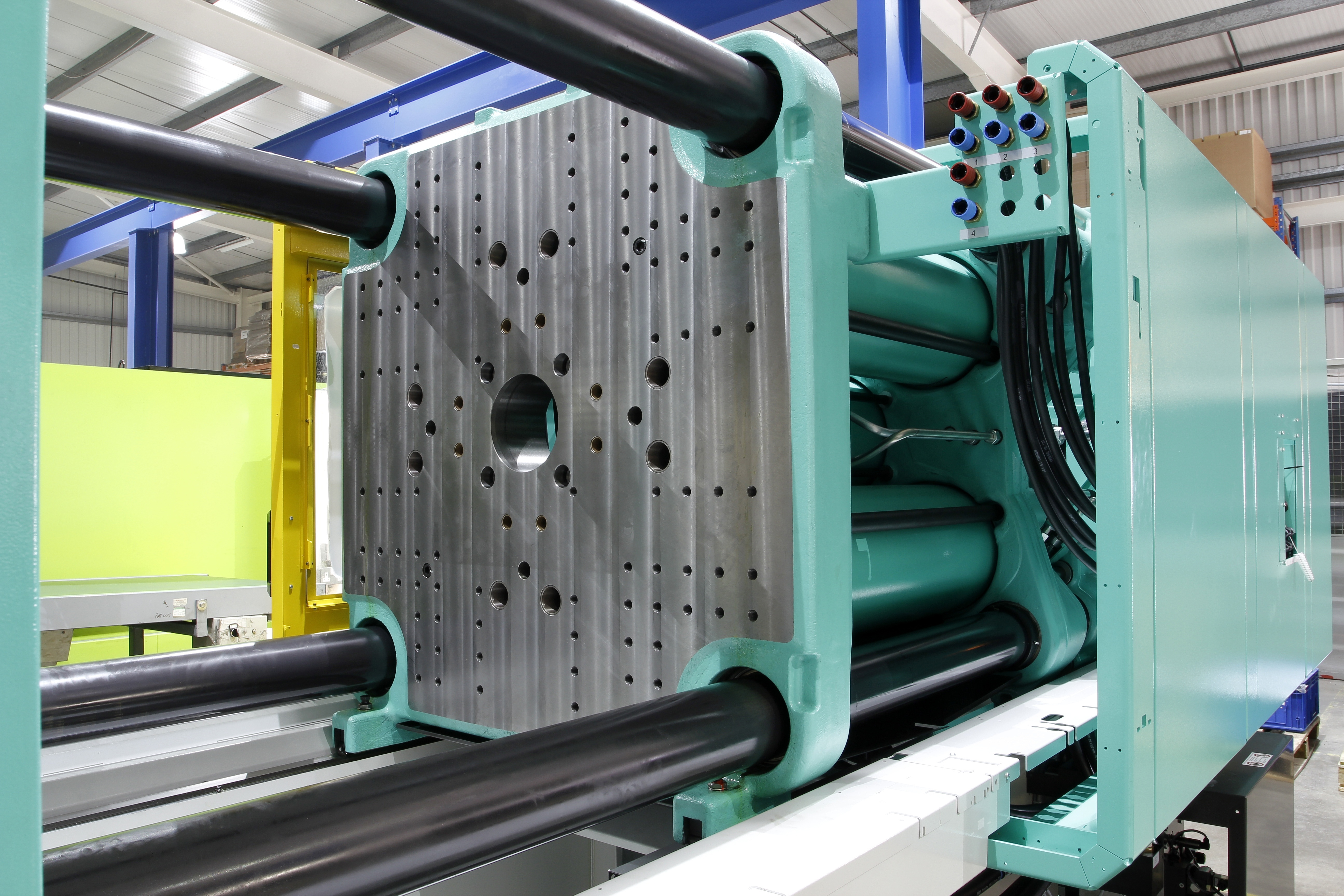 How do you pick the best saline injection machine? Key factors to consider before buying one.