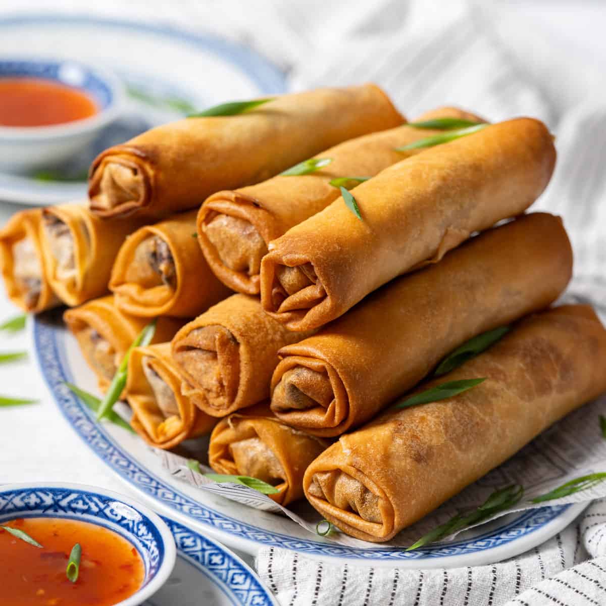 How to use a Chinese meat roll filling machine? (Make your delicious meat rolls easily now)
